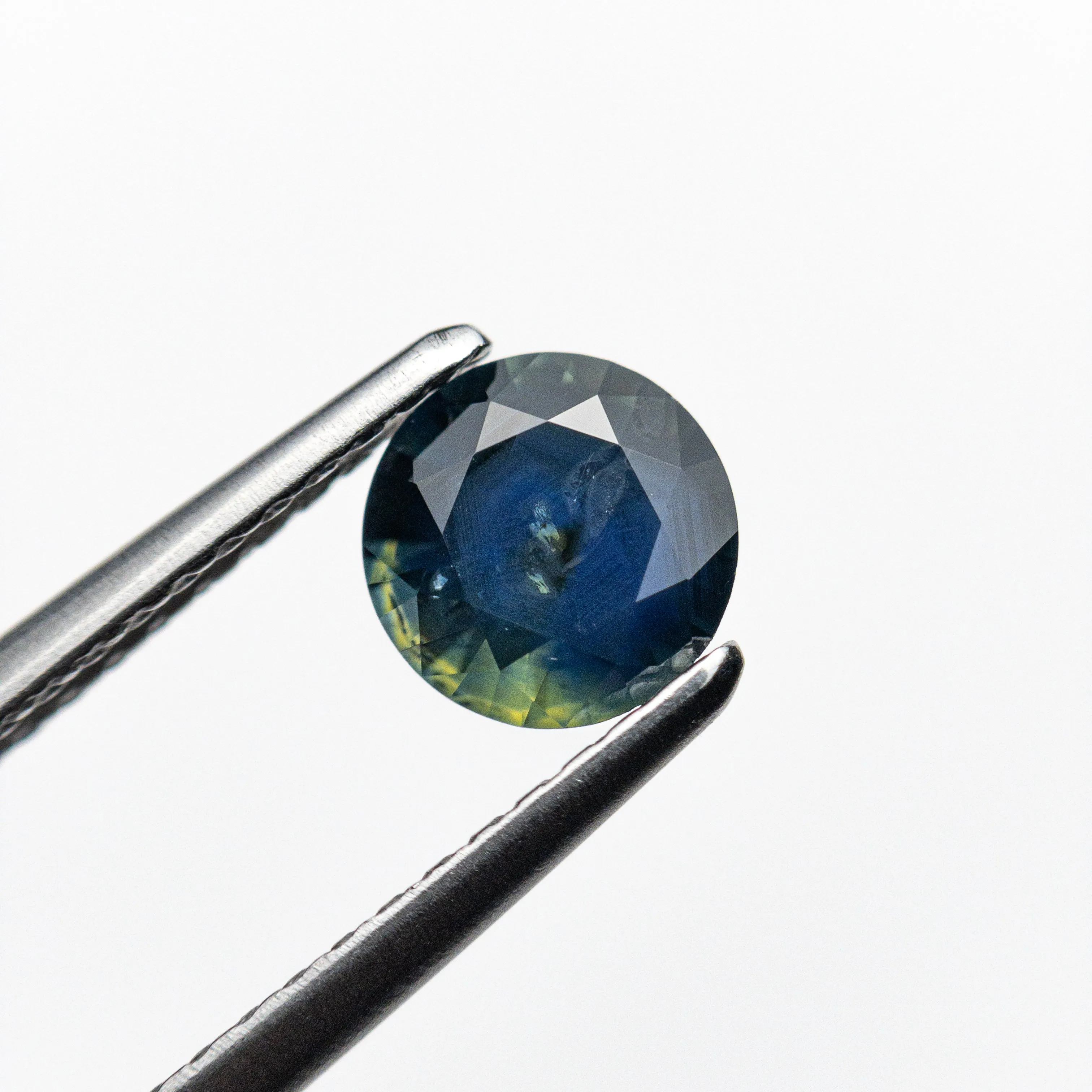 0.68ct 5.63x5.55x3.41mm Round Brilliant Sapphire 19942-01