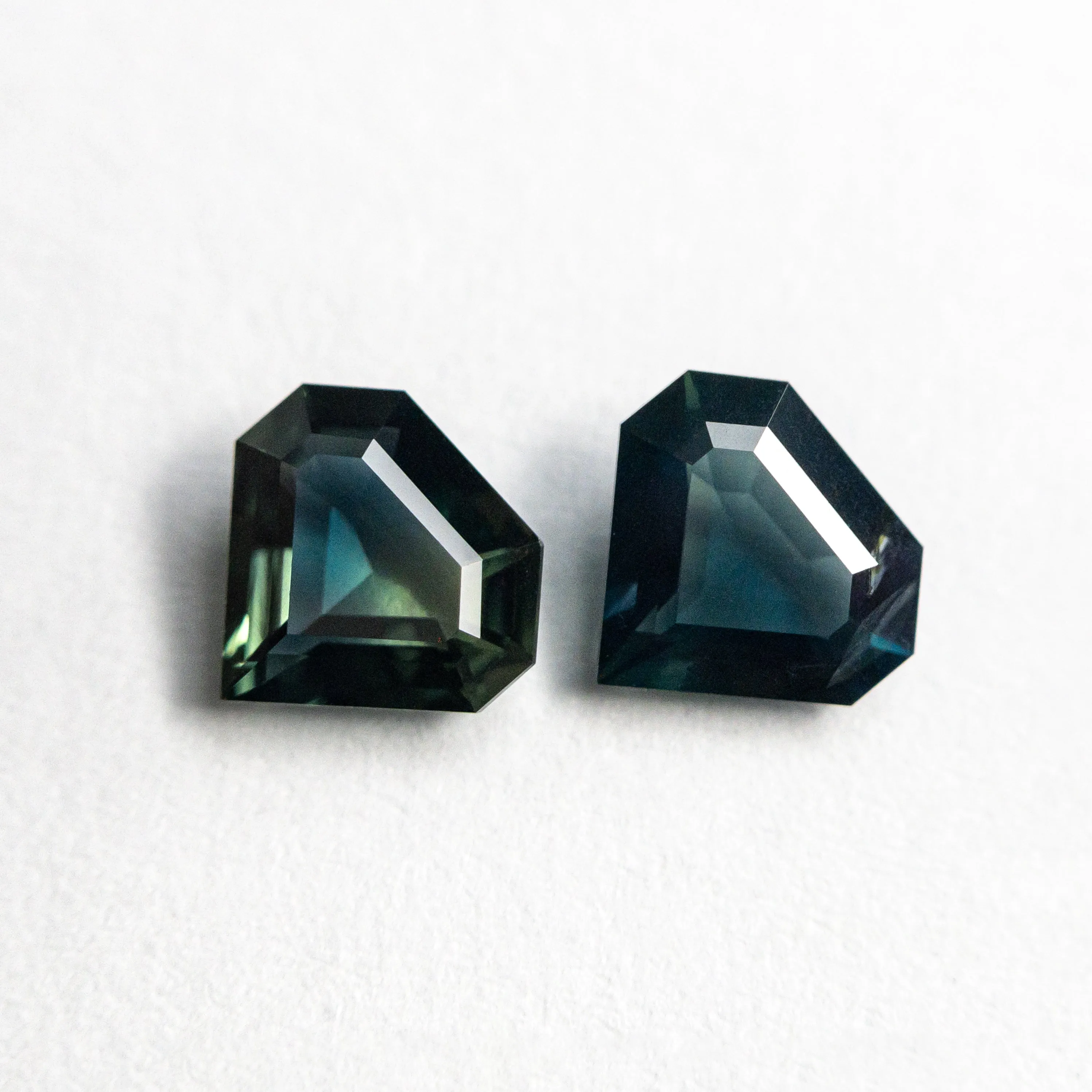 1.06cttw 2pc 5.62x5.28x2.21mm 5.62x5.23x2.35mm Shield Step Cut Sapphire Matching Pair 22768-18