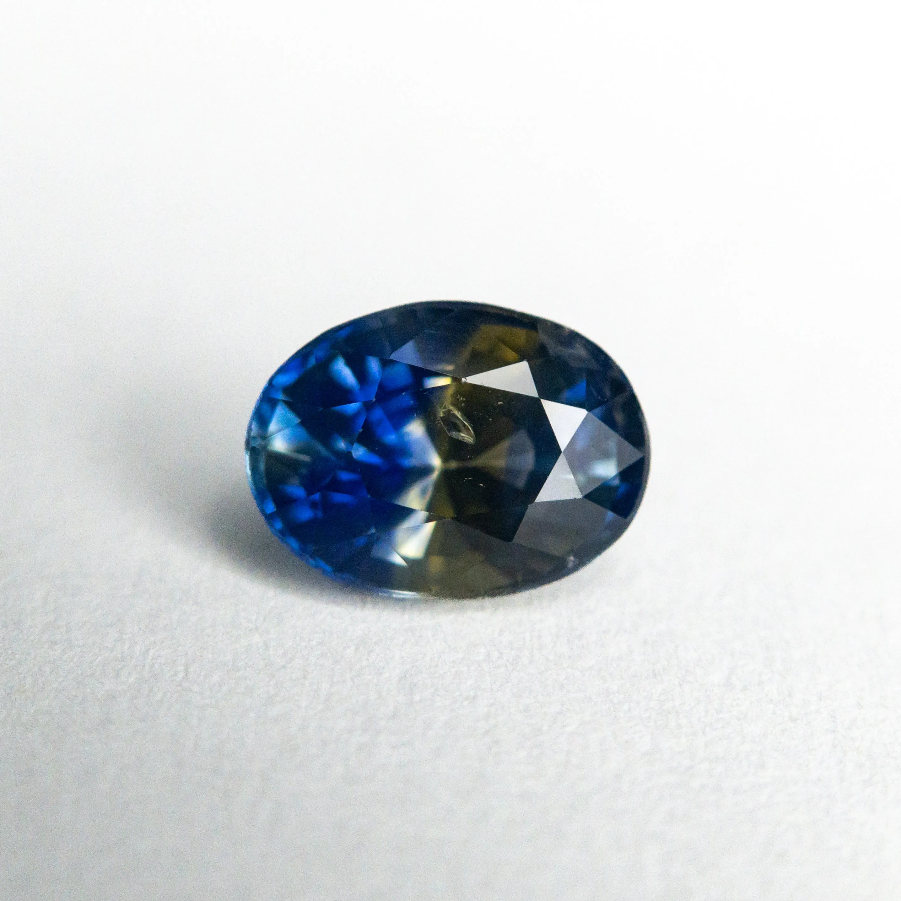 1.24ct 6.99x5.14x4.28mm Oval Brilliant Sapphire 22991-01