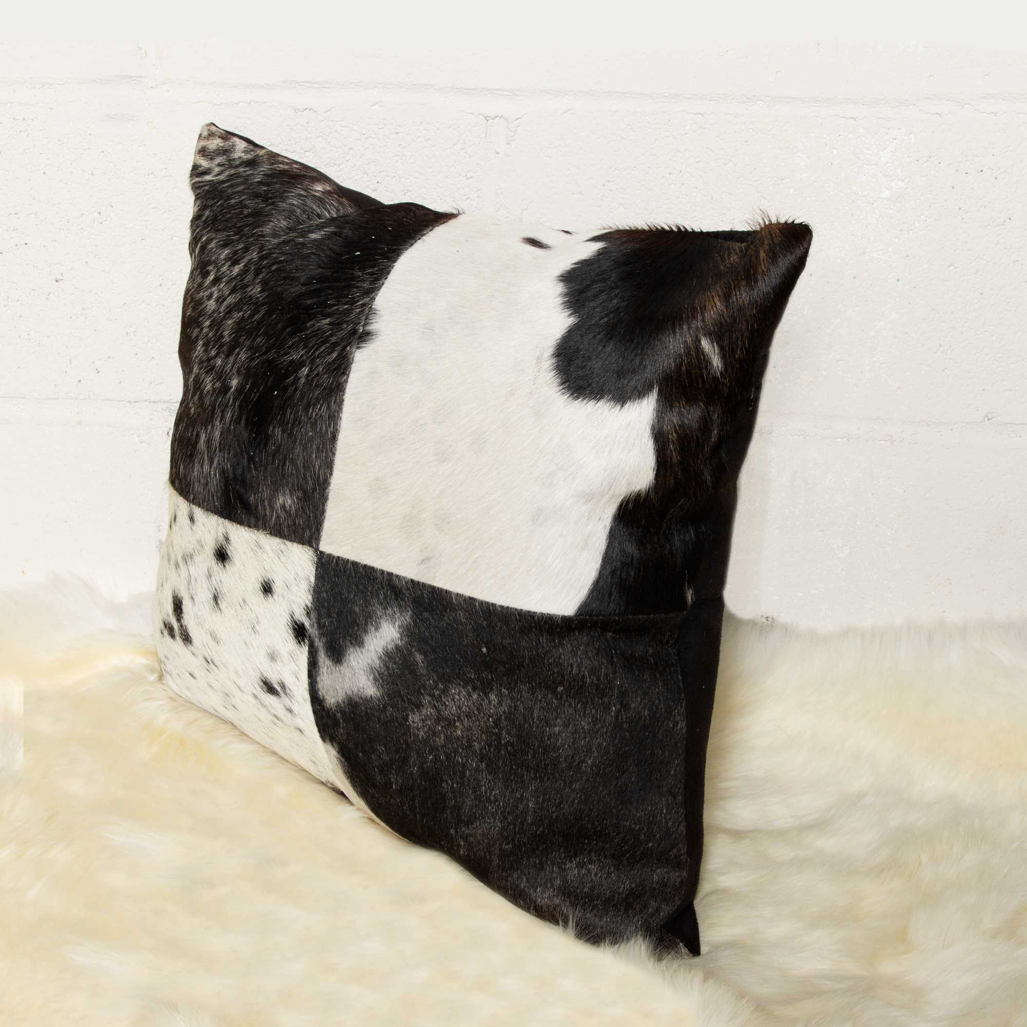 18 X 18 X 5 Black And White Quattro  Pillow