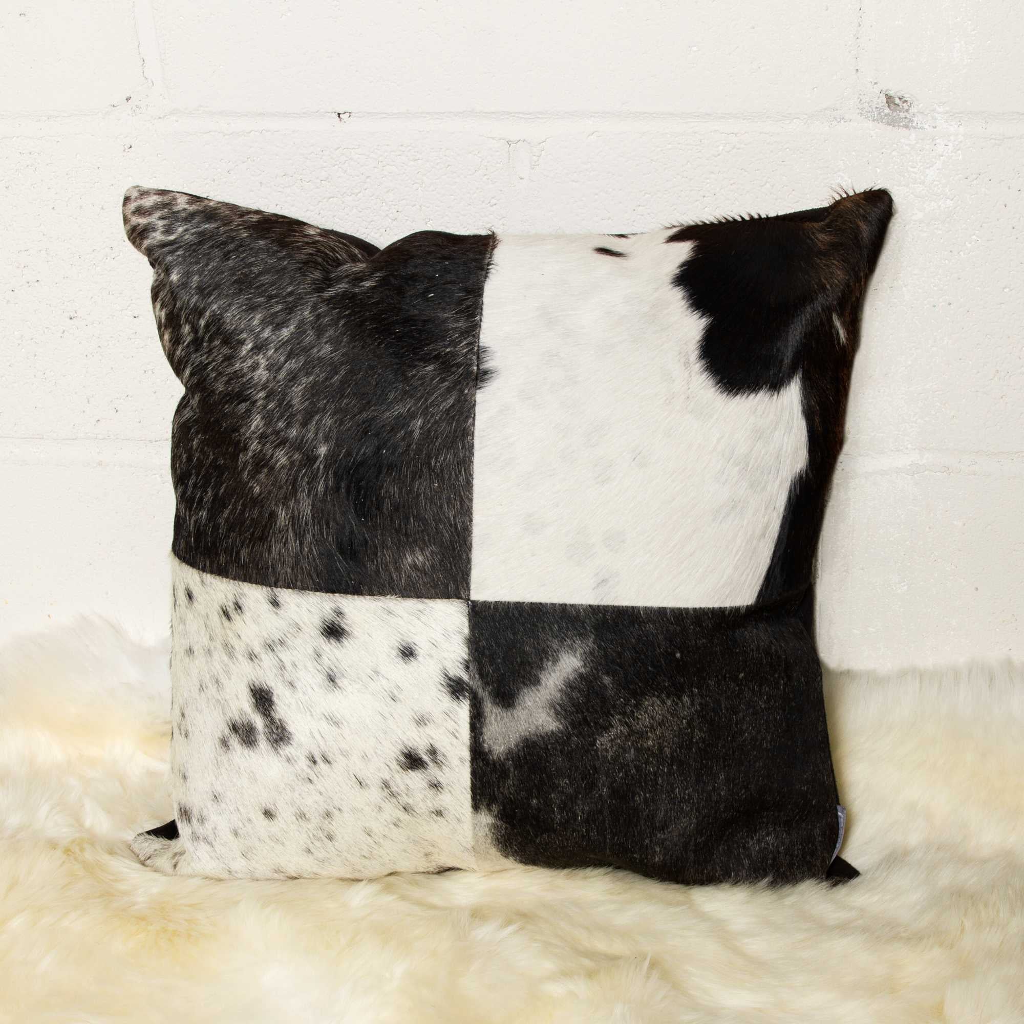 18 X 18 X 5 Black And White Quattro  Pillow