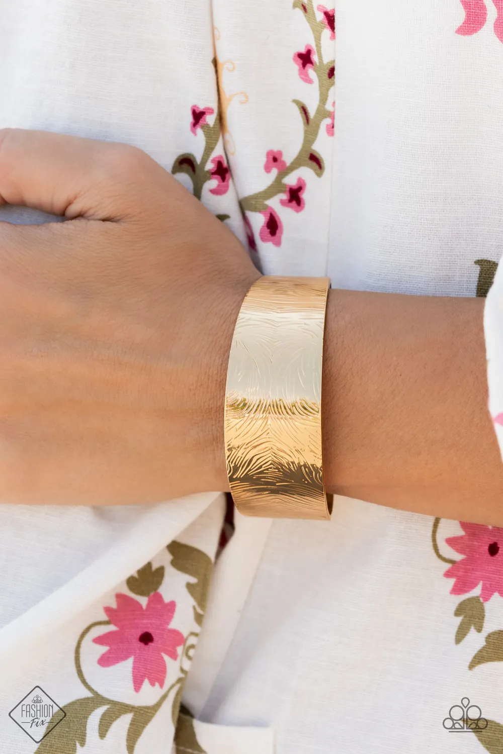 Coolly Curved - Gold Cuff Bracelet